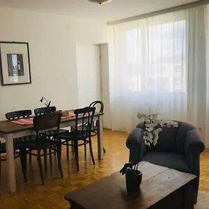 Apartamento Mitten Im Achten. Zentrale In, Viena