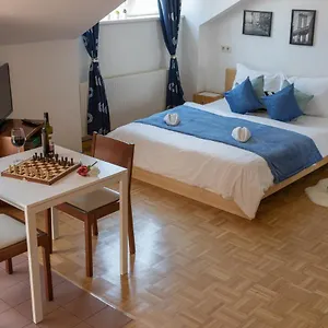  Apartament Yeshello Station