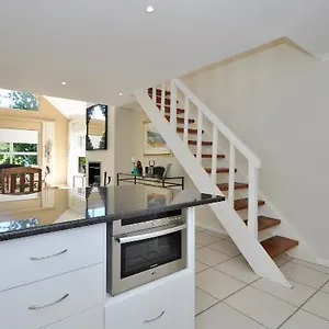 https://glen-abbey-apartments-on-the-erinvale-golf-and-country-esate.hotels-capetown.com